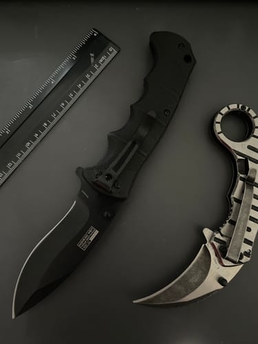 Customer photo review of Mystery Knives Box™