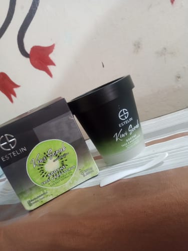 Customer photo review of Estelin Kiwi Scrub Soothe Face & Body Scrub By Dr.Rashel - 280g
