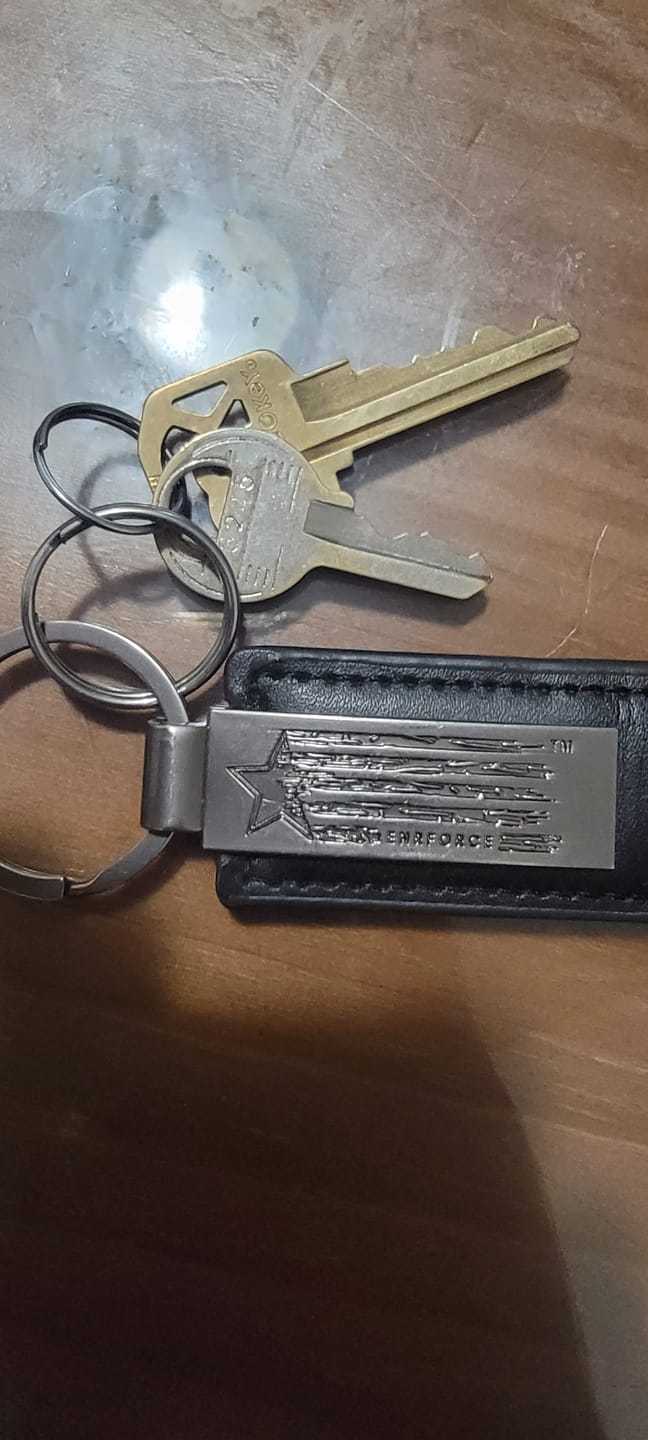 Customer photo review of Premium Keychain (black)