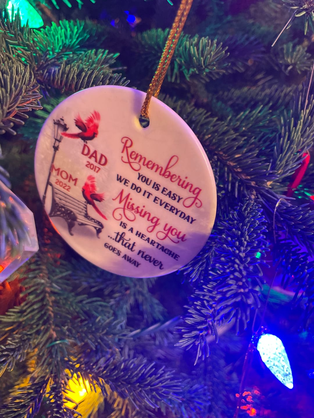 Customer photo review of Cardinals Winter Memorial Personalized Circle Ornament