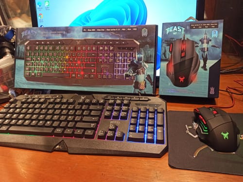 Customer photo review of Teclado Gamer | STF Beast Abysmal Armor Force | Membrana con luz led