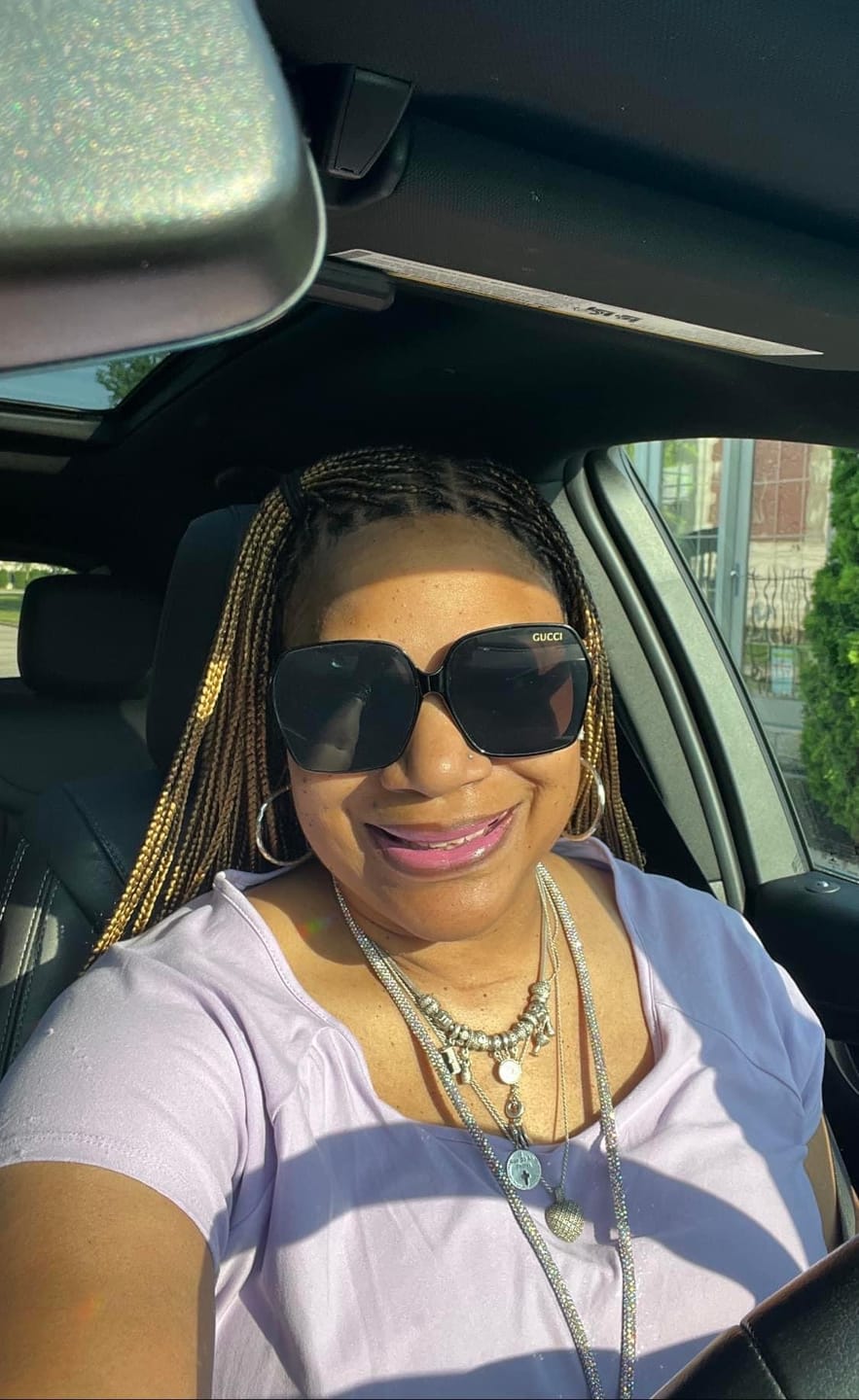 Customer photo review of Beyoncé Honey Blonde Knotless Braid Wig "Premium Swiss Full Lace"