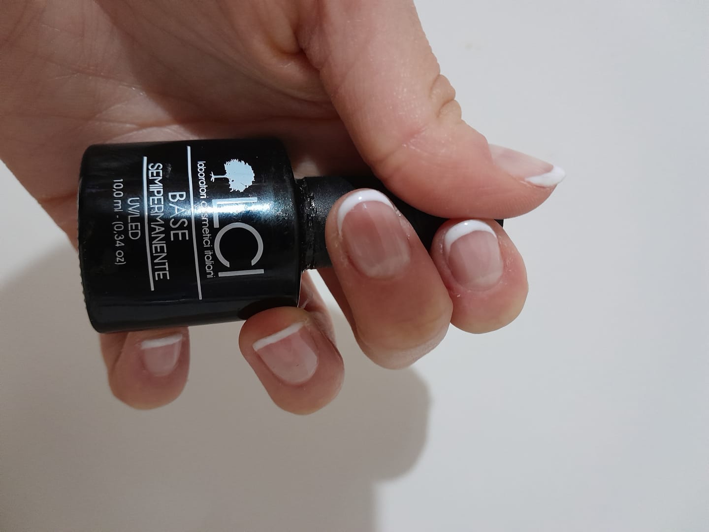 Customer photo review of LCI Combo Pack: Base Coat 10 ml + Top Coat 10 ml
