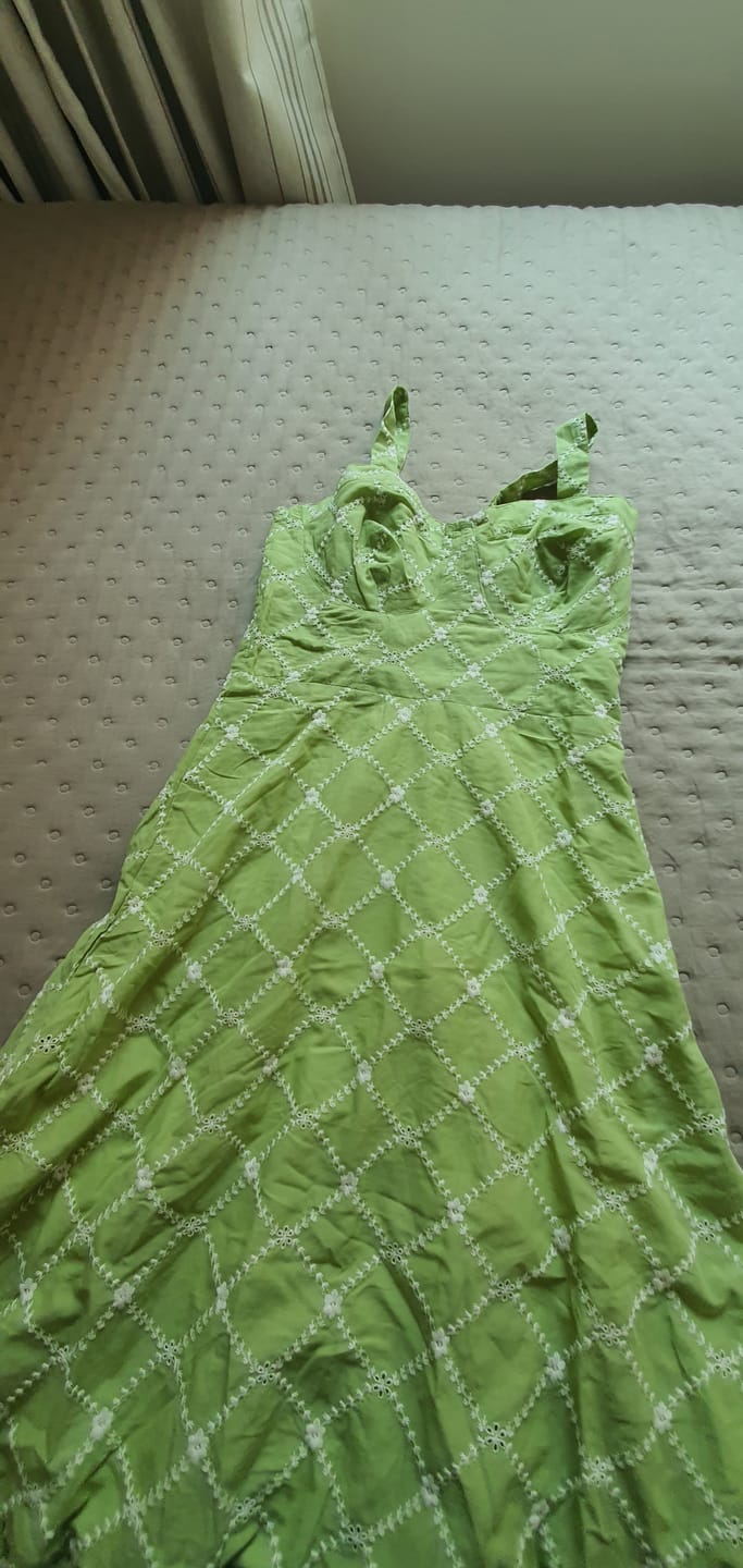 Customer photo review of Vestido Midi Lesie - Verde