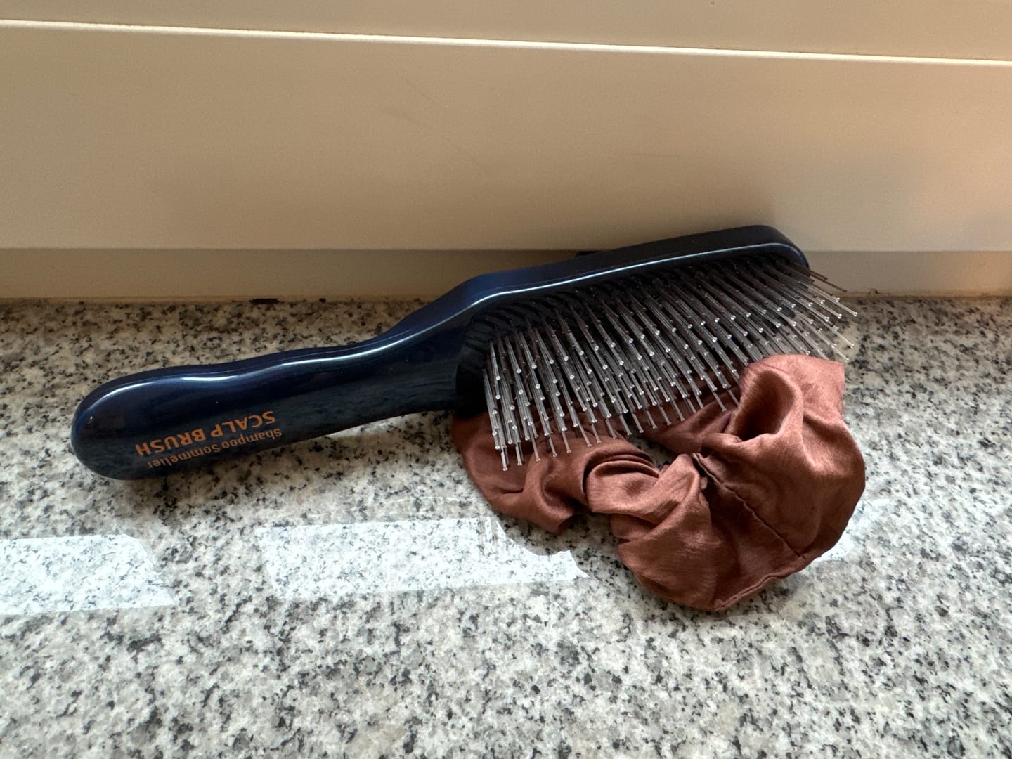 Customer photo review of Shampoo Sommelier Hair & Scalp Brush