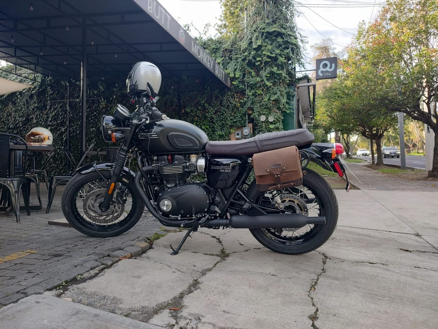Customer photo review of messenger bag