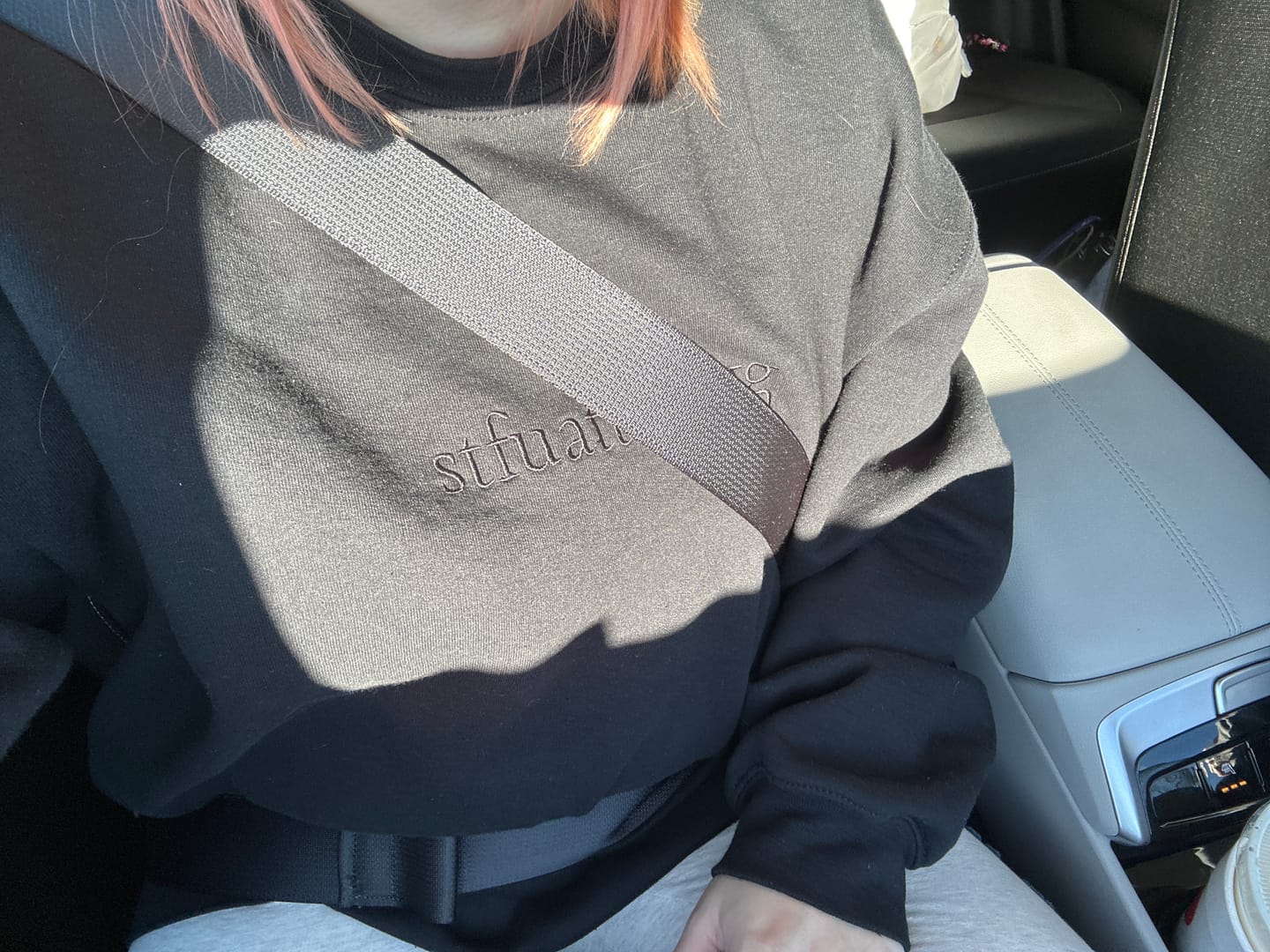 Customer photo review of STFUATTDLAGG embroidered sweatshirt