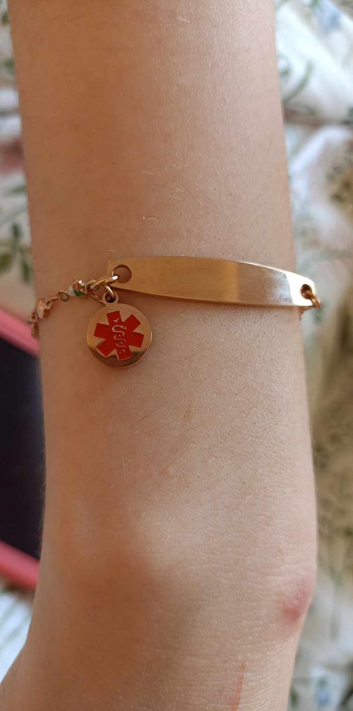 Customer photo review of Personalised Medical Alert Heart Link Bracelet - Rose Gold