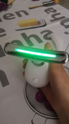 Customer photo review of Nia - Micro-Glow