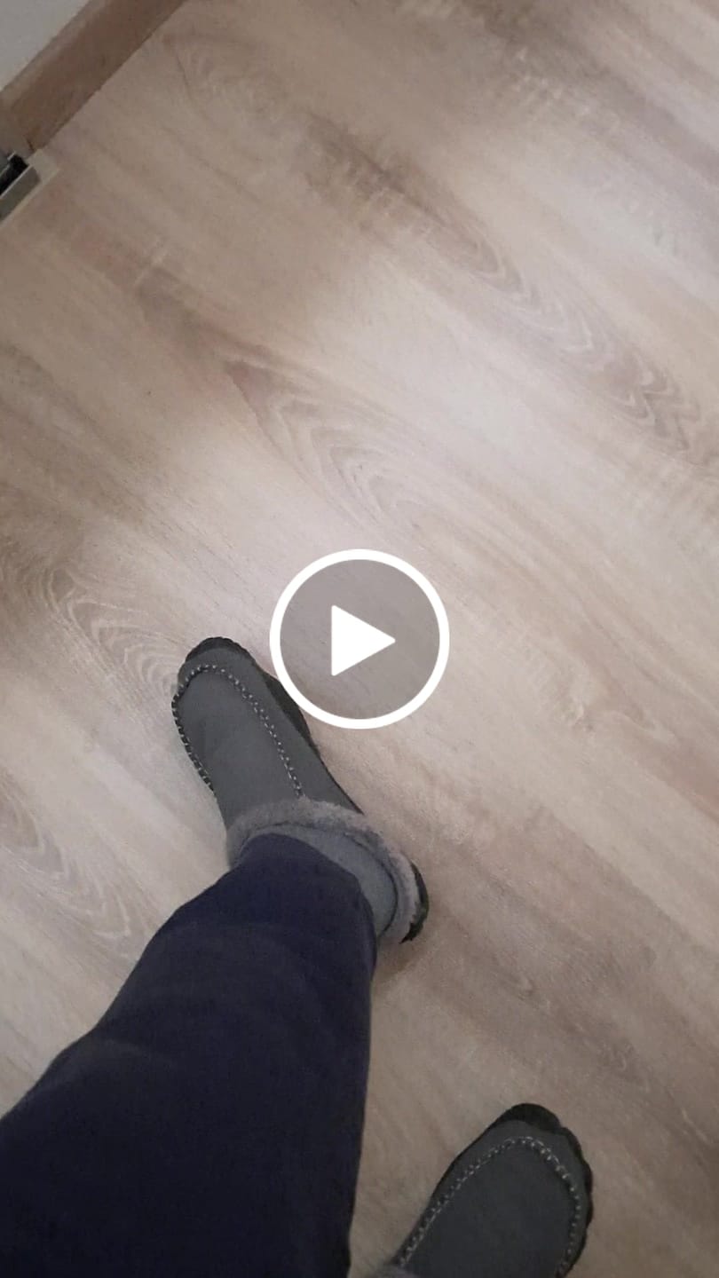 Customer video review of Home Pro - warme Barfuß-Hausschuhe