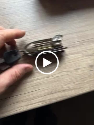 Customer video review of Schlüsseletui
