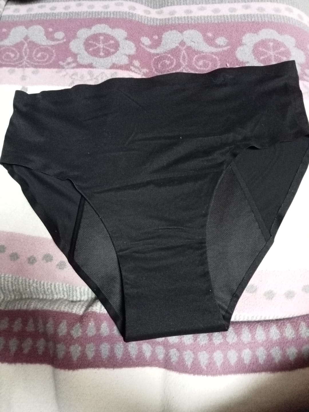 Customer photo review of Culotte Menstruelle Nina sans coutures (taille haute)