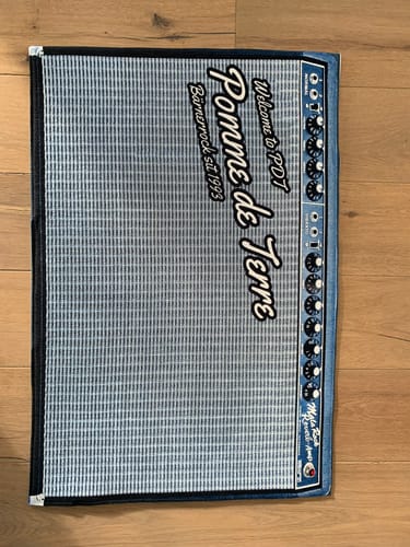 Customer photo review of Amplifier - Rug