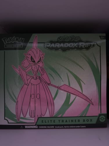 Customer photo review of Pokémon TCG: Scarlet & Violet-Paradox Rift Sleeved Booster Pack (Presale)