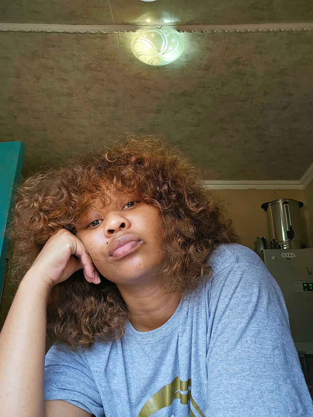 Customer photo review of Colour : Double Drawn Highlighted Curly Fringe