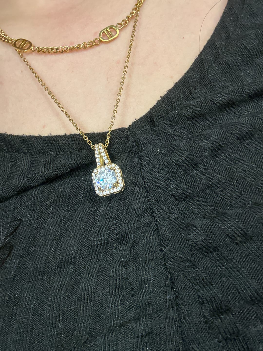 Customer photo review of Viviene Halskette | 18K vergoldet