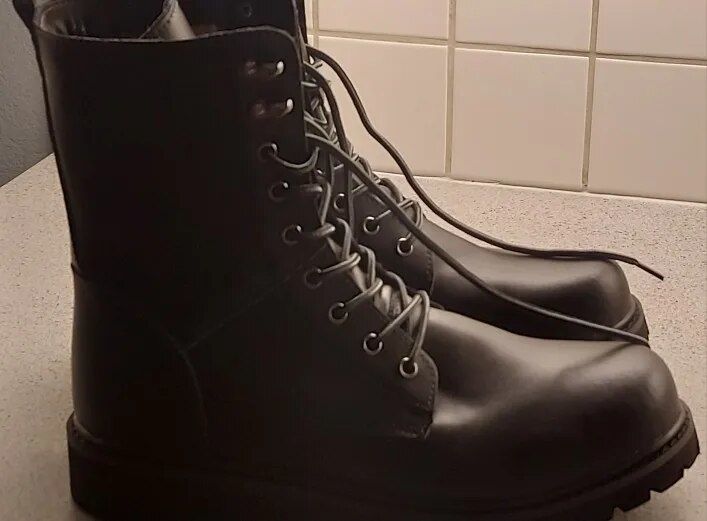 Customer photo review of Bottes Cuir 100% Genuine Leather