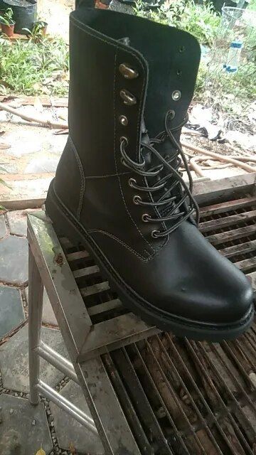 Customer photo review of Bottes Cuir 100% Genuine Leather