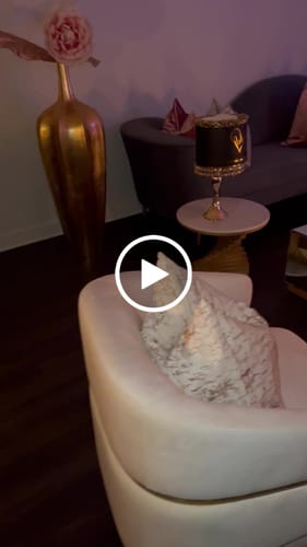 Customer video review of Rose Gold Greek Key