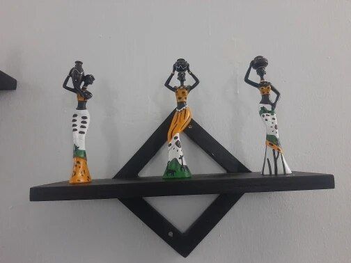 Customer photo review of Ensemble de 3 Statues Femmes Africaines