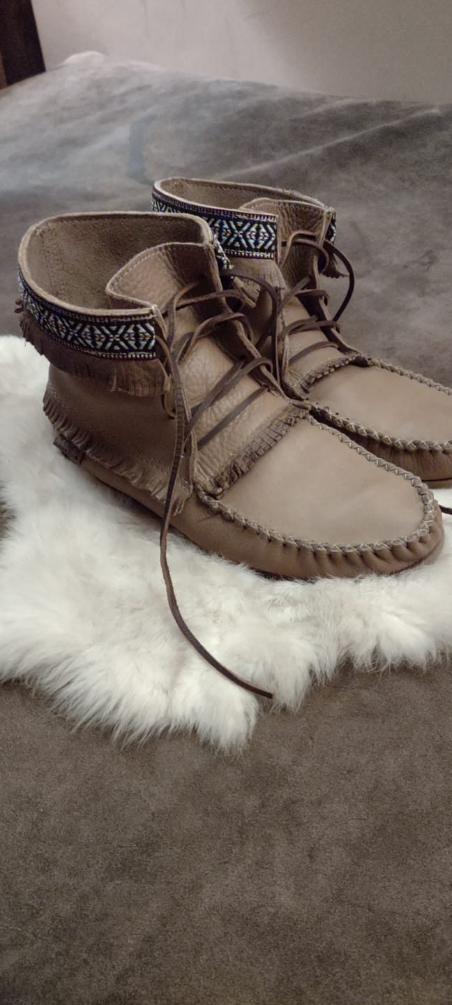 Customer photo review of Men's Leather Moccasin Boots