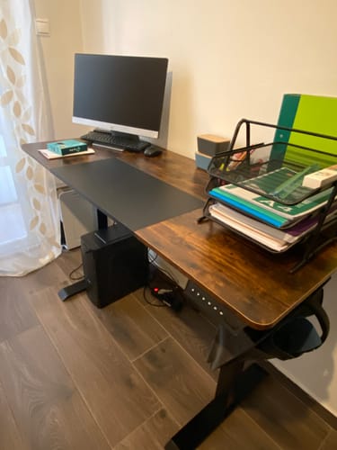 Customer photo review of Γραφείο Ρυθμιζόμενου Ύψους Ηλεκτρικό 72-120 εκ vintage καφέ και μαύρο B34-LSD016X01