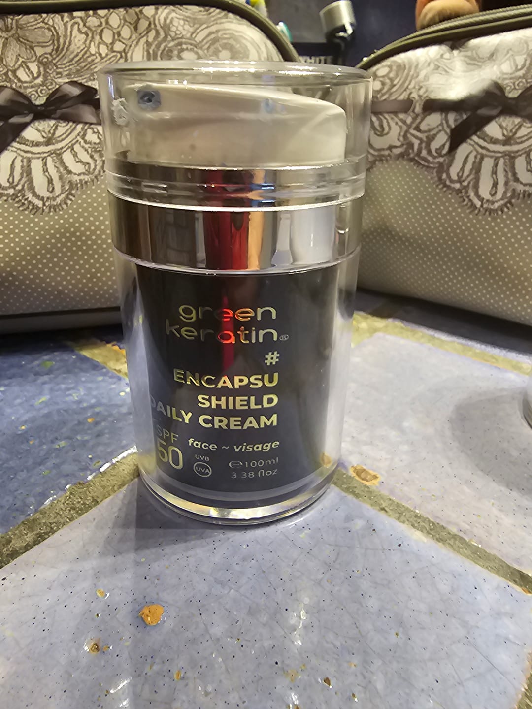 Customer photo review of ENCAPSUSHIELD SPF50 CRÈME POUR LE VISAGE, 100ml