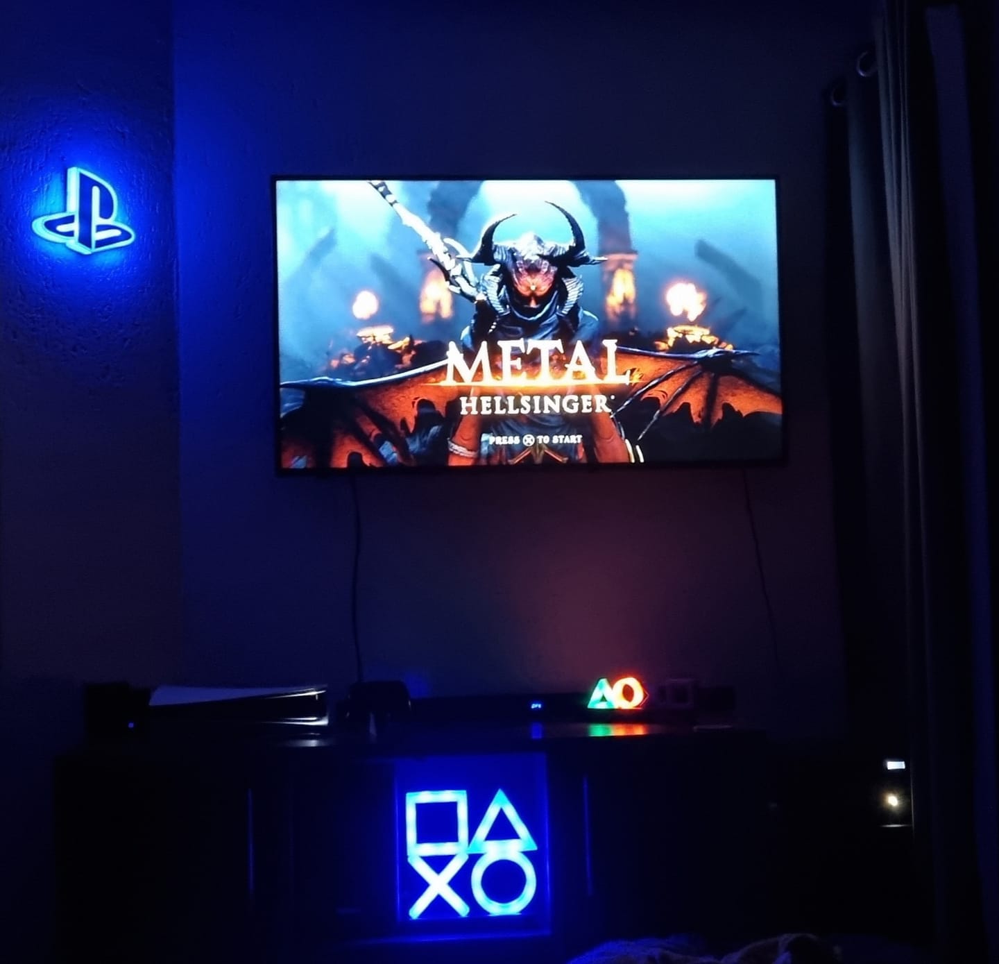Customer photo review of PlayStation Icons Light PS5 XL