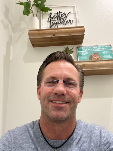 Readers + Black Universal Pod