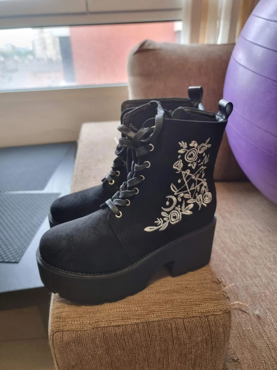 Customer photo review of Bottes plateforme avec Fleurs
