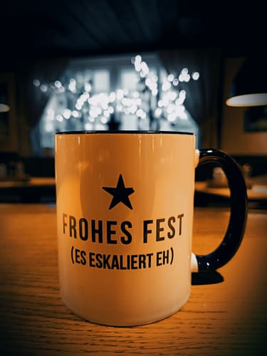 Customer photo review of Tasse »Frohes Fest (es eskaliert eh)«