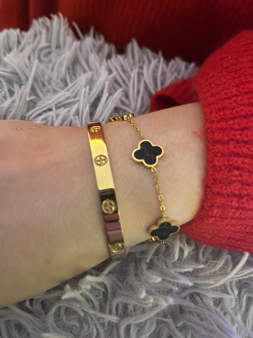 Customer photo review of Crossed Arianna Armreif | 18K vergoldet
