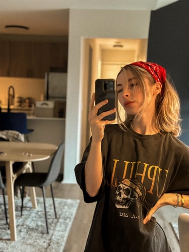 Customer photo review of Lenny Vintage Tee v1