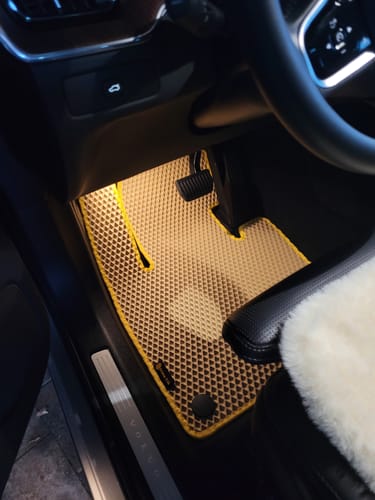 Customer photo review of Dywaniki samochodowe na zamówienie - Przód i tył