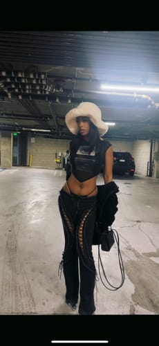 Customer photo review of LOW RISERS (BLACK DENIM)