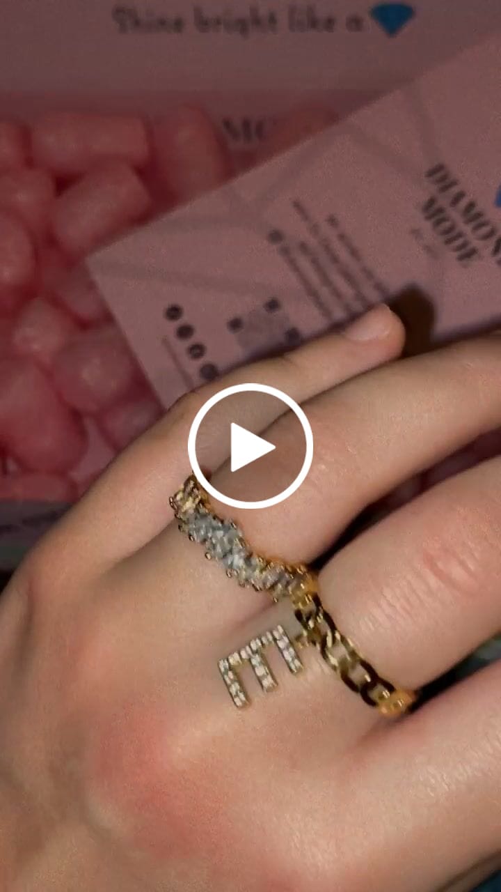 Customer video review of Cristallo Ring | 18K vergoldet