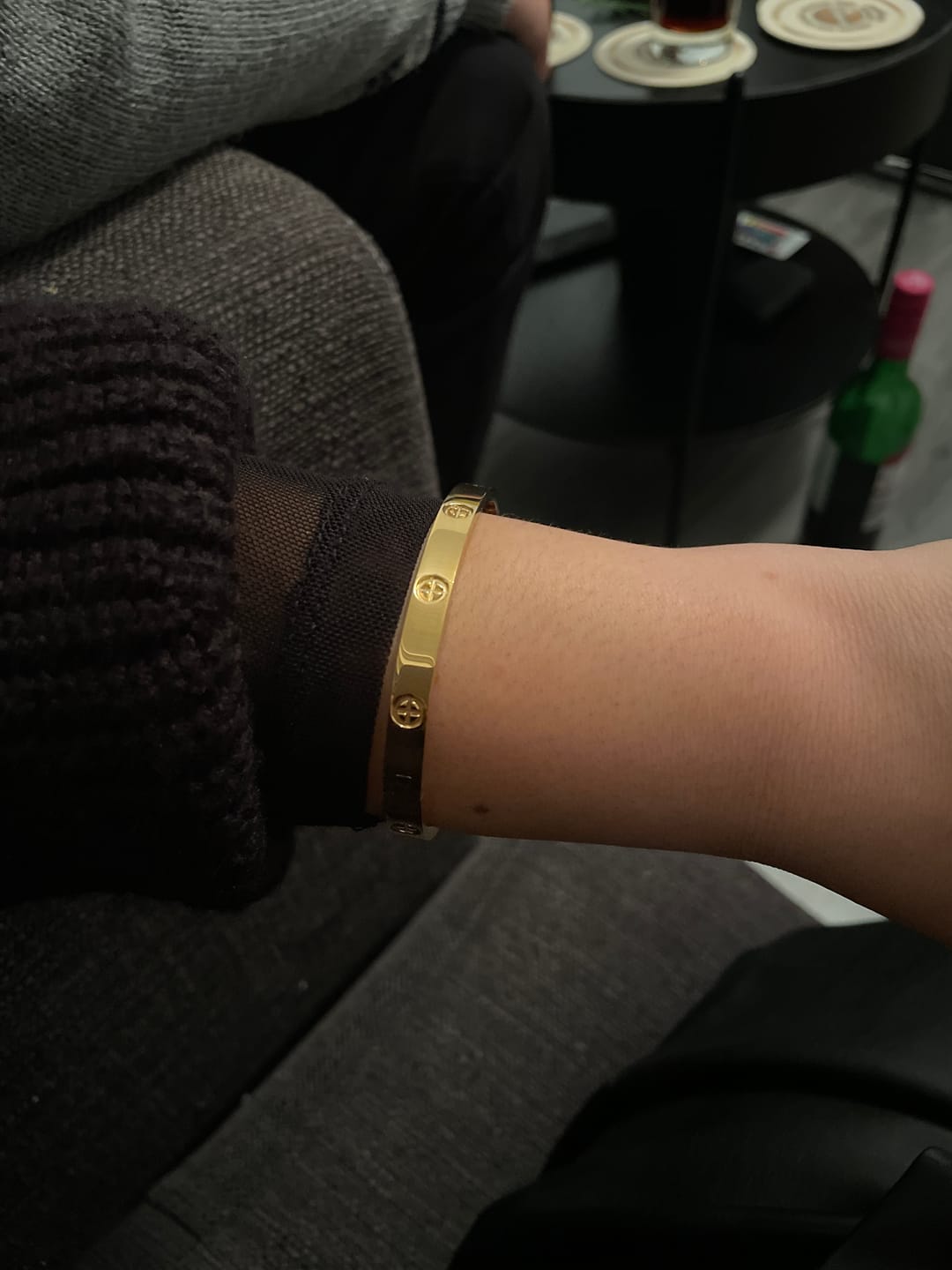 Customer photo review of Crossed Arianna Armreif | 18K vergoldet