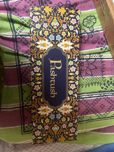 Customer photo review of Pashtush Women'S Jamawar Shawl, Coffee