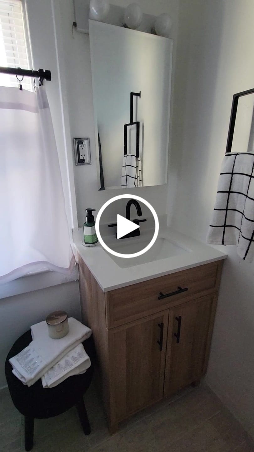 Customer video review of Vertical Towel Rack