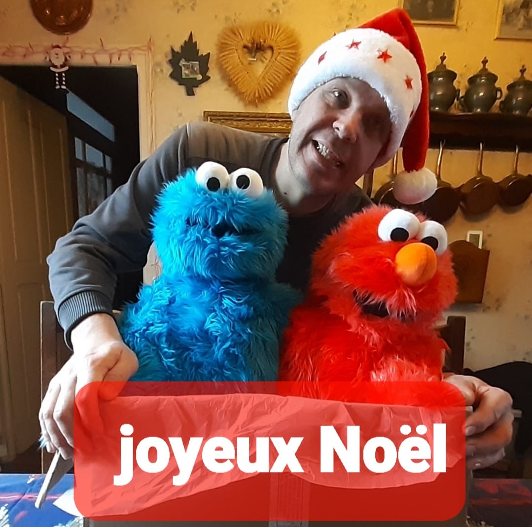 Customer photo review of Cookie Monster Marionnette Sesame Street