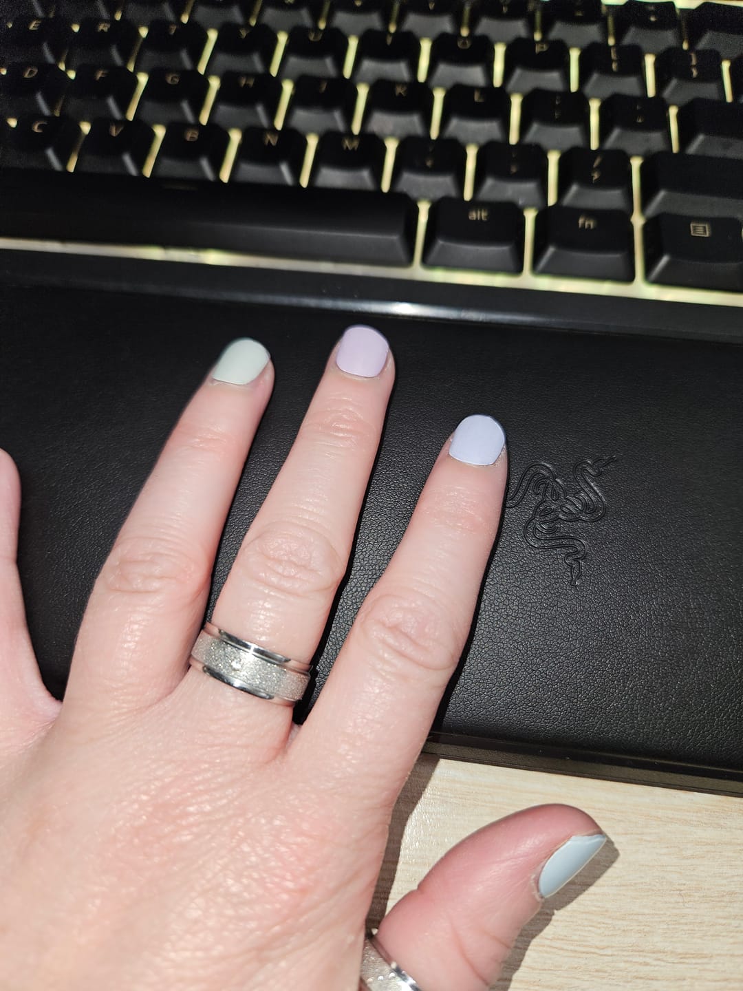 Customer photo review of Nourishing Cuticle Oil Pen & Gellae Nail Remover