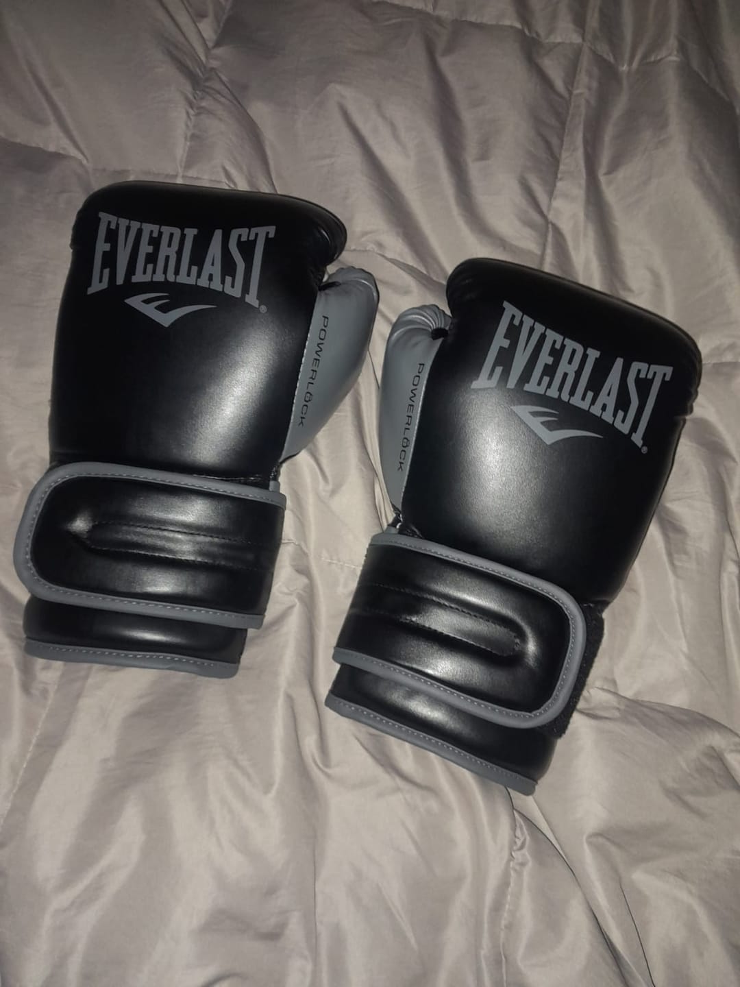 Customer photo review of Guantes De Box Powerlock 2 TR Hook & Loop