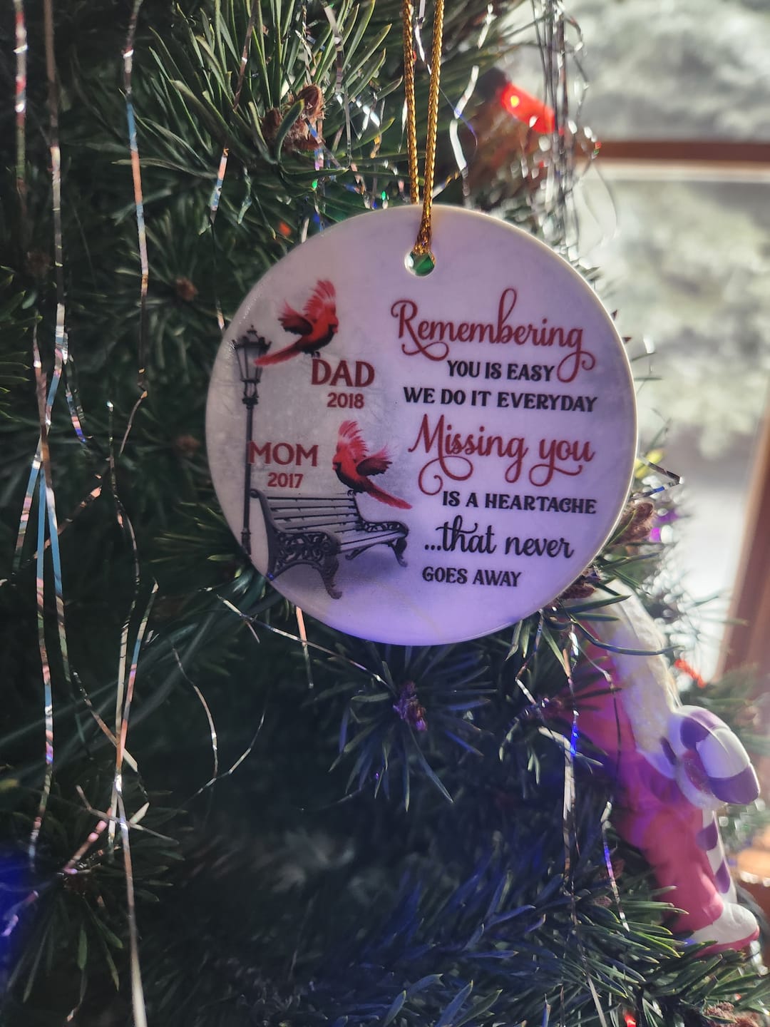 Customer photo review of Cardinals Winter Memorial Personalized Circle Ornament