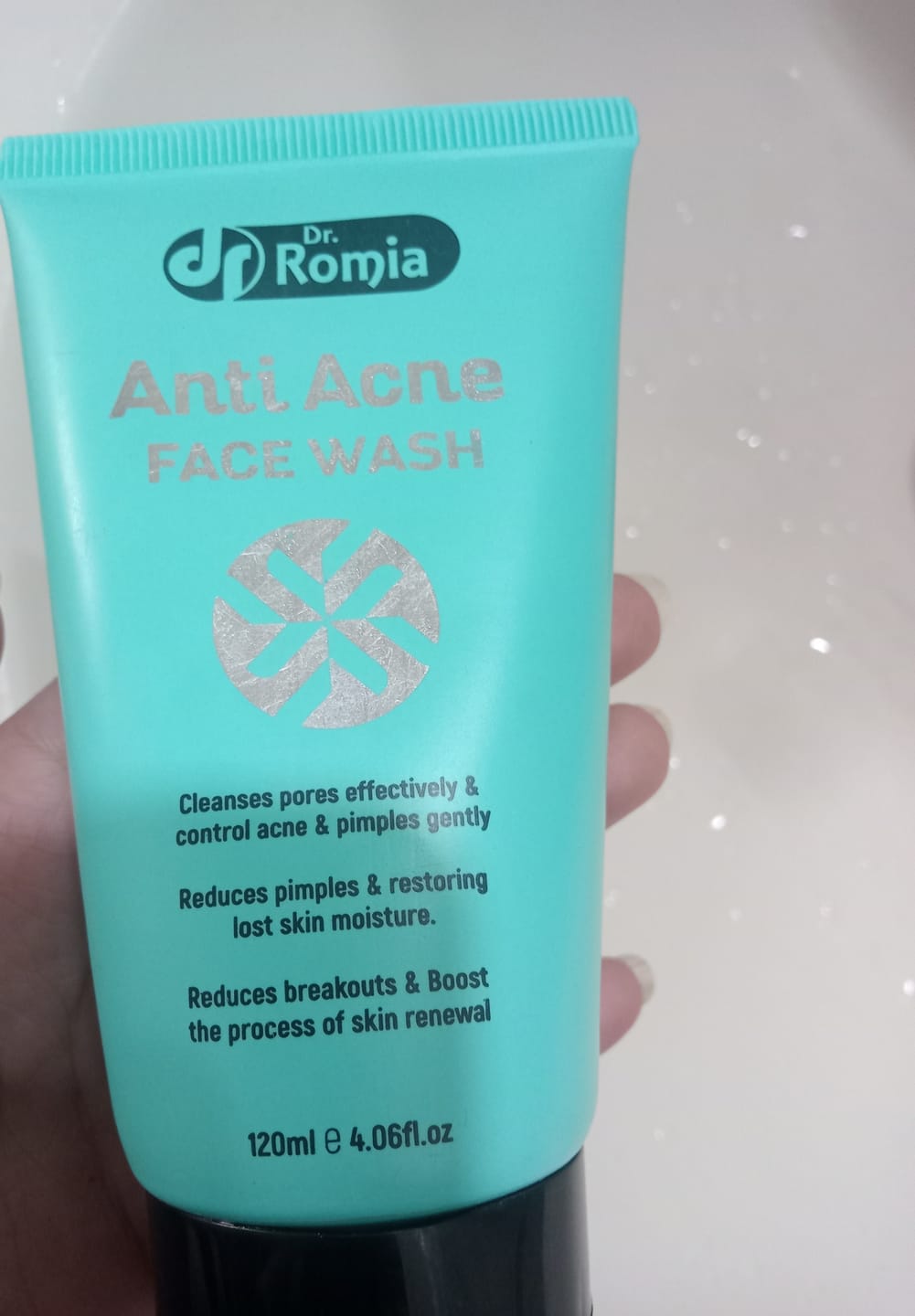Customer photo review of Best Face Wash For Acne in Pakistan – Anti Acne Face Wash