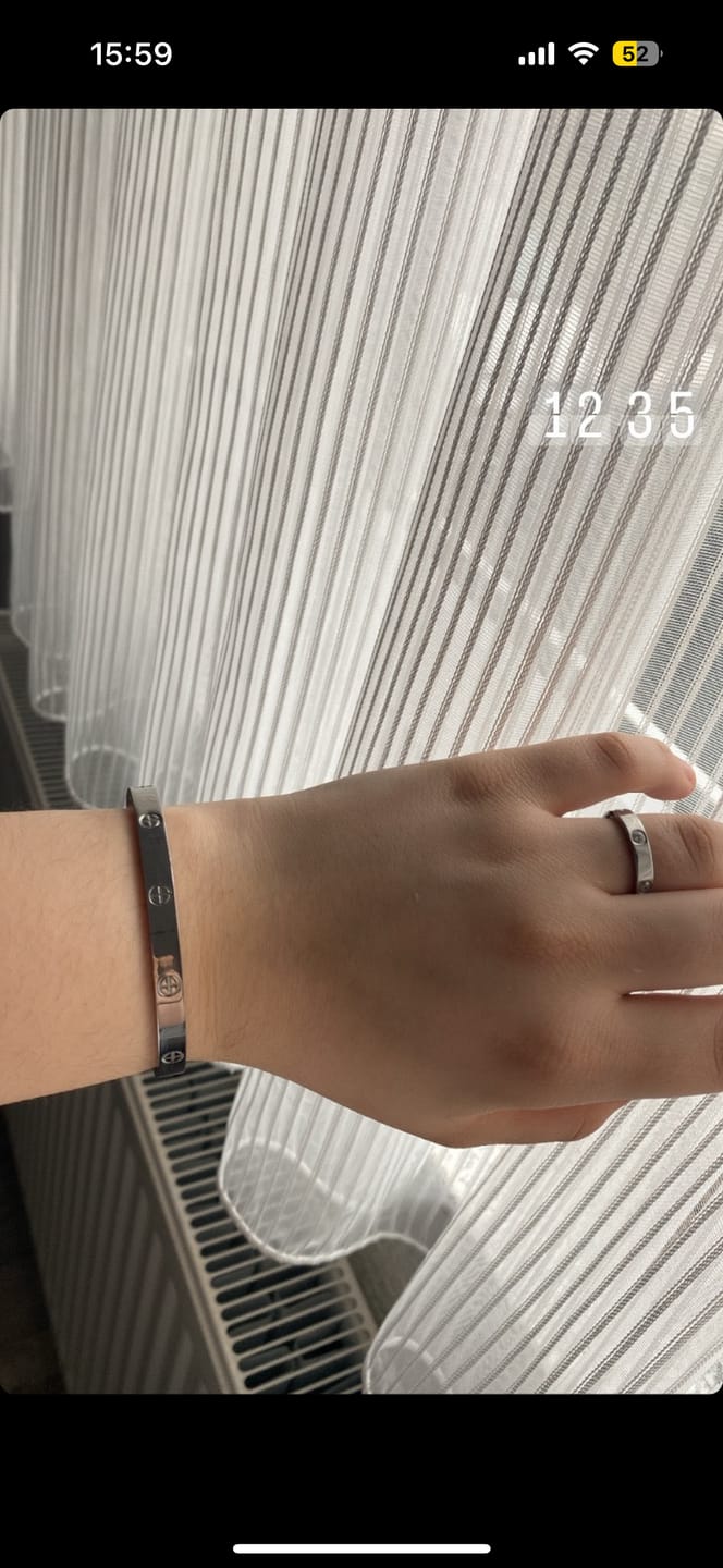 Customer photo review of Crossed Arianna Armreif | 18K vergoldet