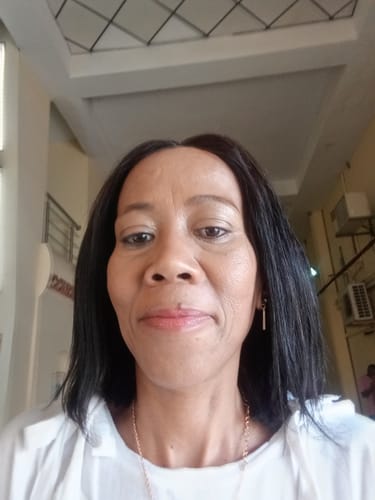 Customer photo review of Brazilian Middle Part Wig - Straight - 8"