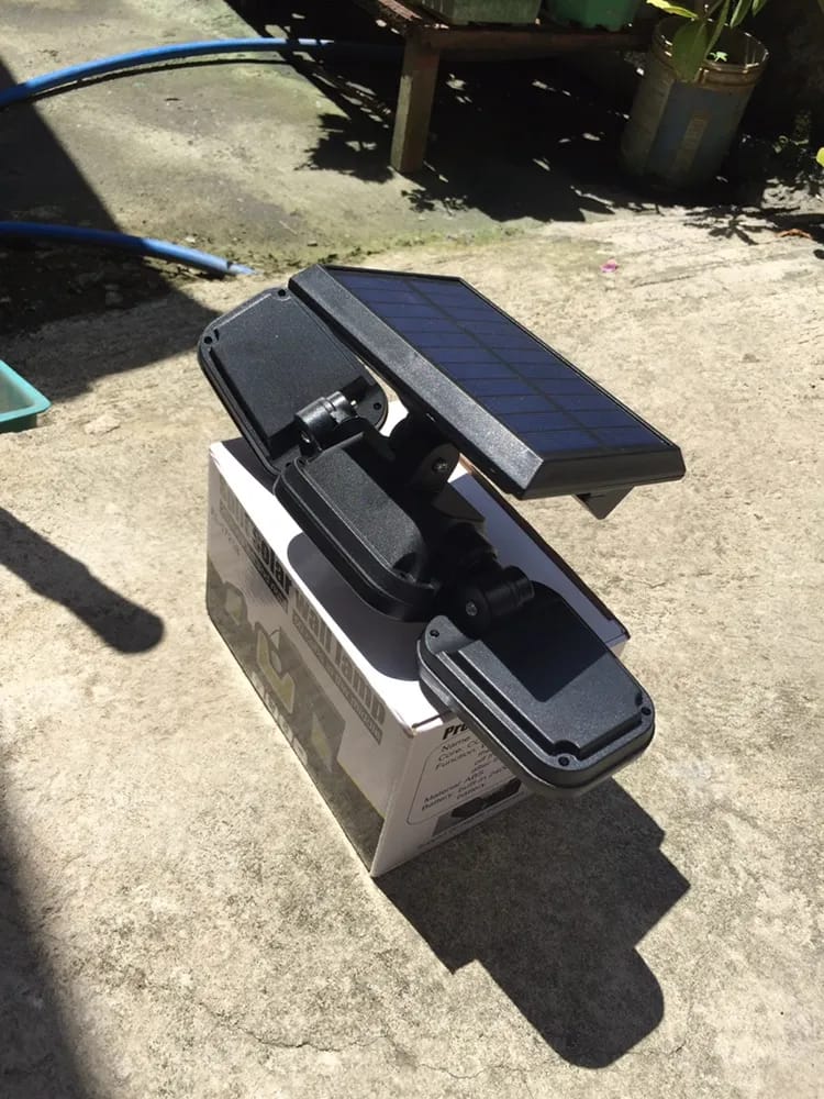 Customer photo review of SolaGarden™ 3 Head Motion Light