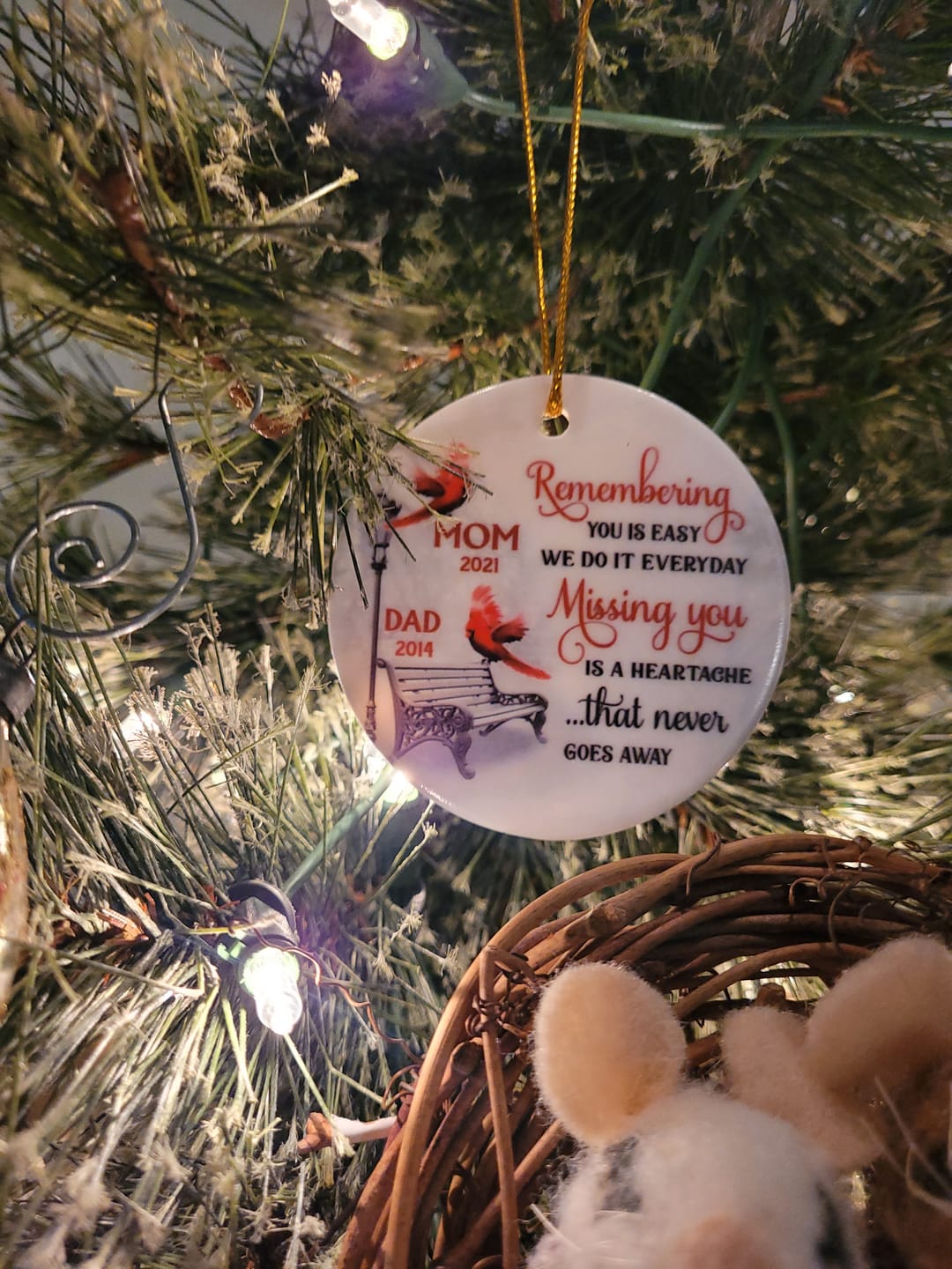 Customer photo review of Cardinals Winter Memorial Personalized Circle Ornament