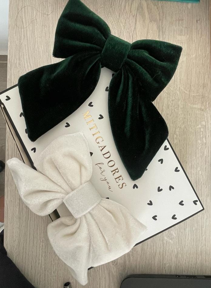 Customer photo review of MOÑO - MINI LARGE VELVET BOWS