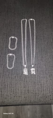 Customer photo review of VVS1 Moissanite Cuban Chains or Bracelets